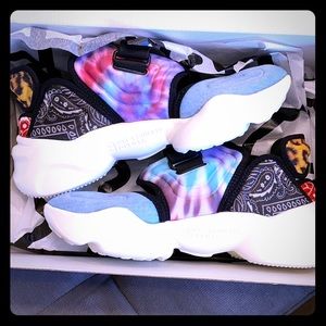 BRAND NEW NIKE AQUA RIFTS